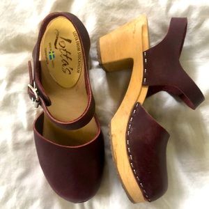 Burgundy red wood and leather heeled clogs